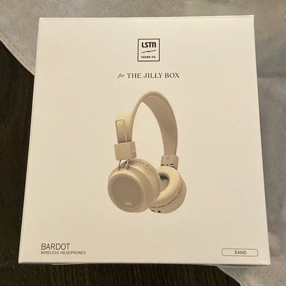 ⭐️Host Pick⭐️ Jillian Harris / The Jilly Box - Headphones - Picture 1 of 5